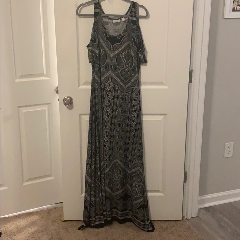 Black & white maxi dress with cold shoulder